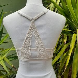 Victoria's Secret Nude Cream Lace Push Up Bra